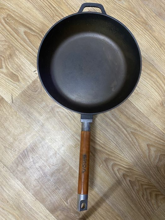 Сковородка чугунная