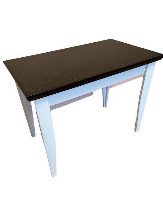 Кухонний стіл новий в упакуванні.