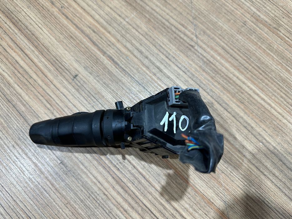 Переключатель подрулевой правый Nissan Primera P12  25260AV610