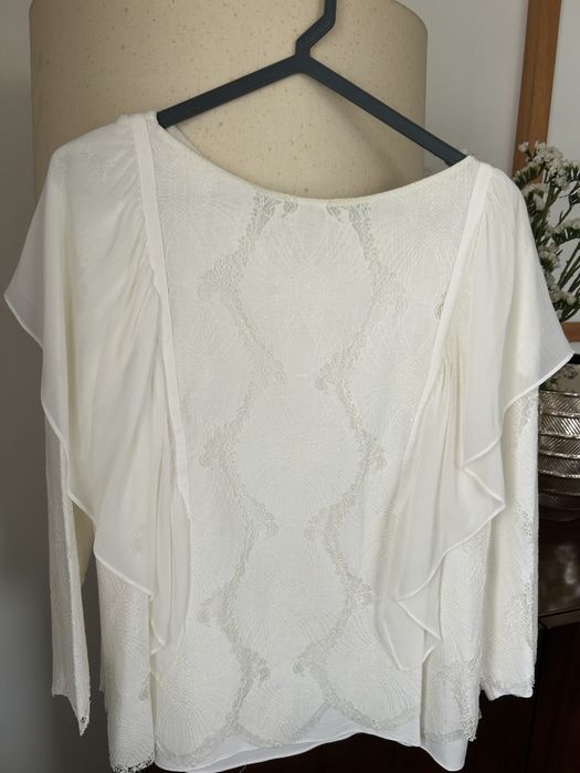 Camisa branca com rendas da Massimo Dutti