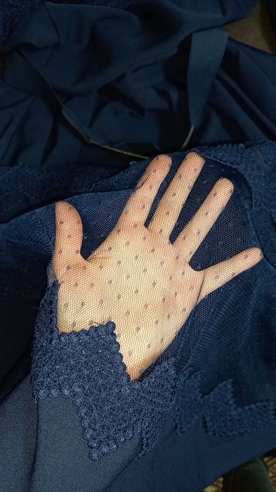 Жіноча сукня на випускний вечір