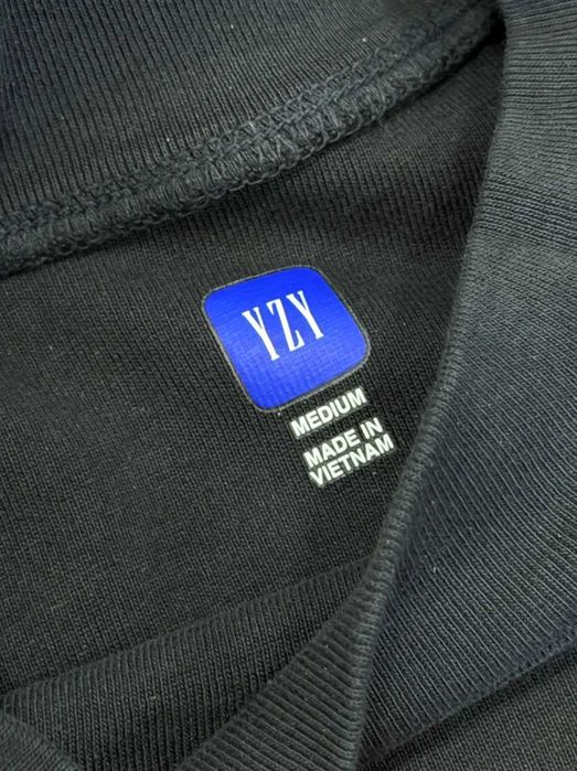 Футболка Yeezy Gap Engineered by Balenciaga
