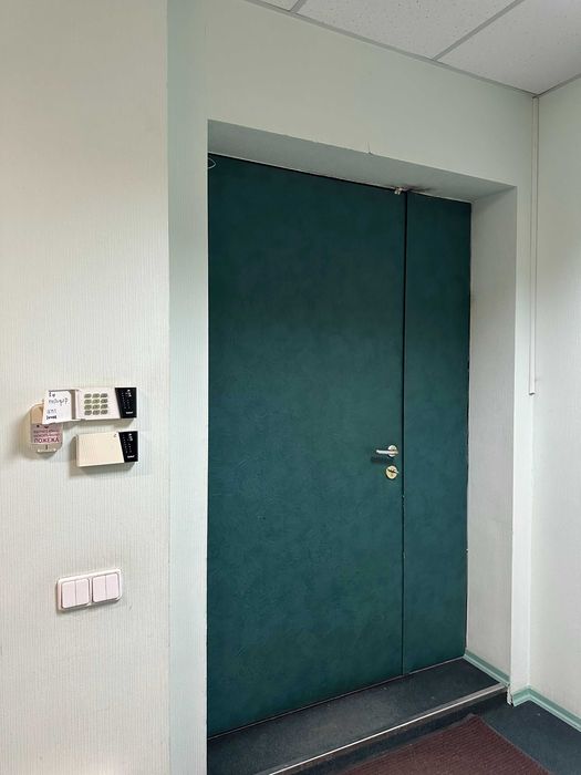 Аренда кабинета 10 кв.метров возле Севастопольской площади, ул.Пулюя 5