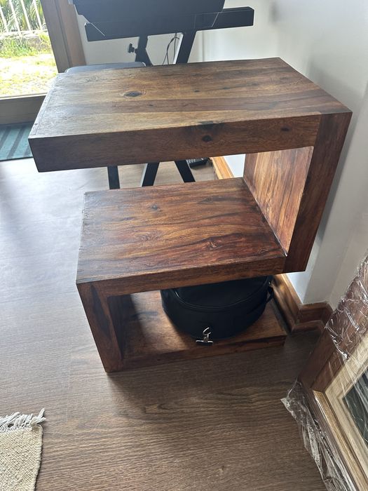 Mesa de apoio em madeira de acacia