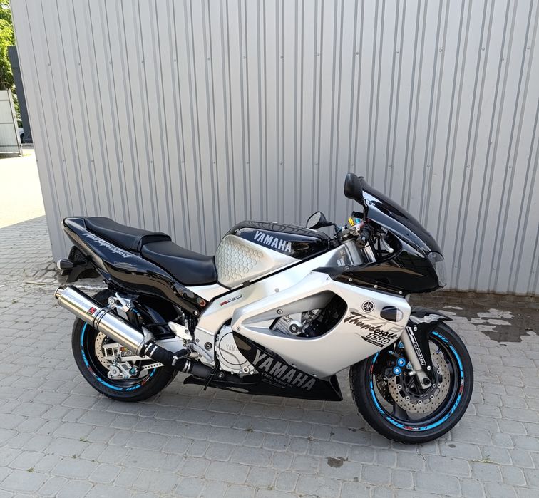 Yamaha YZF 1000r///