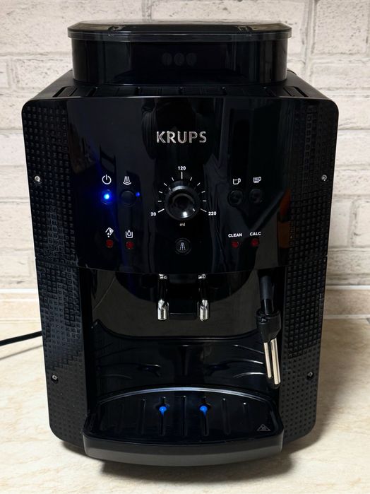 Кавомашина 2025 рік  Krups Essential Roma  EA81