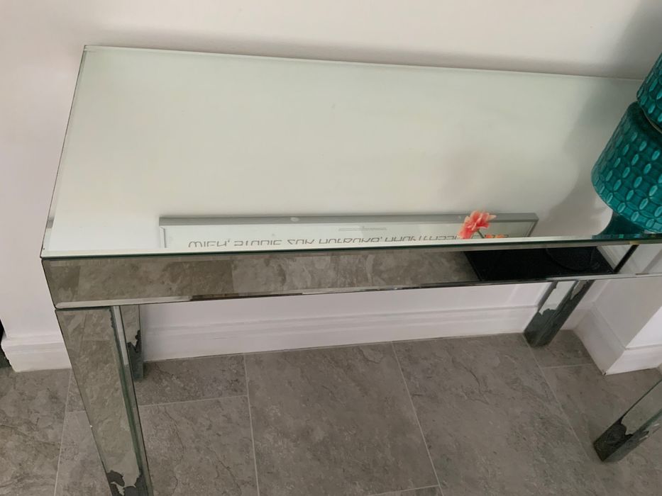 Consola espelhada da Area
