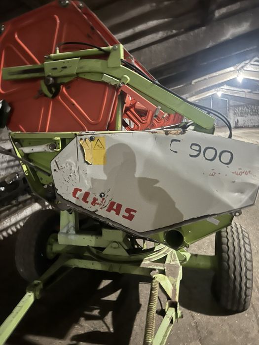 Комбайн Claas Lexion