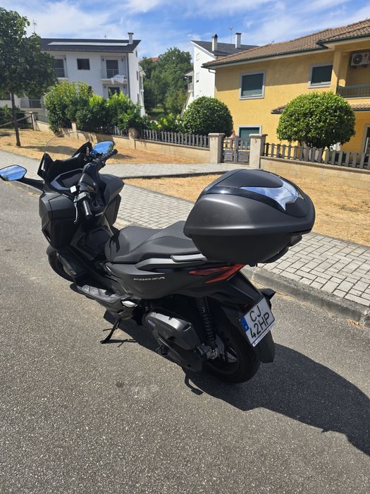 Honda Forza 125 Novíssima com Topcase
