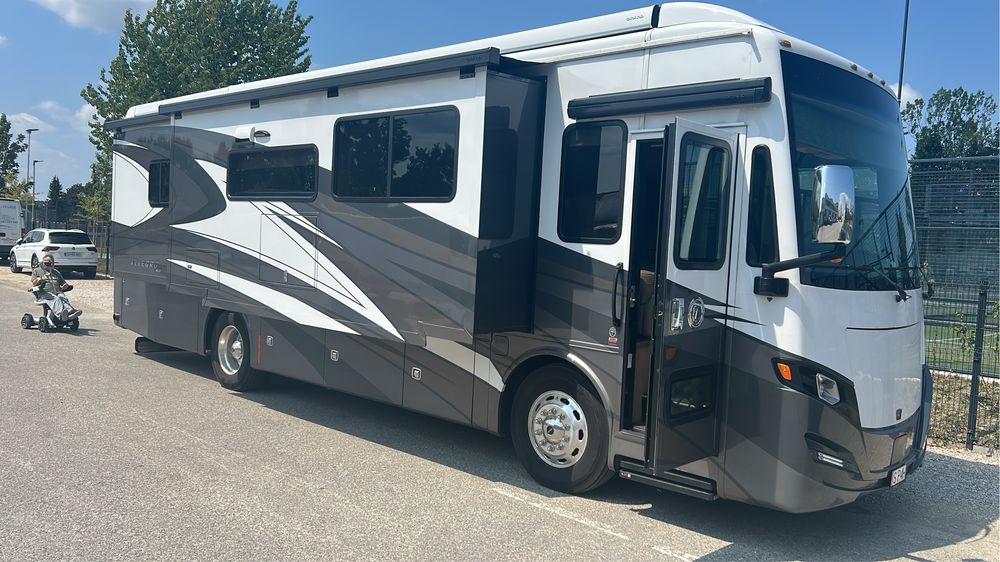 Tiffin Allegro Red 360 - Kamper USA