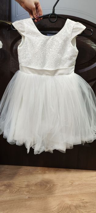 Платье детское в отличном состоянии