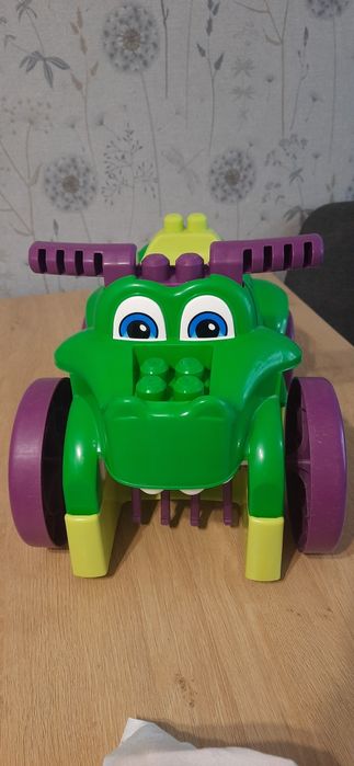 Машинка - крокодил толокар Fisher Price Mega Bloks