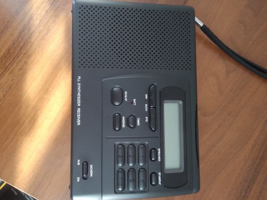 Радиоприемник V9805  новий.