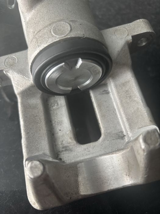 Zacisk hamulcowy  Audi ,Passat ,Skoda nowy