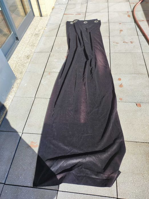 Cortina preta bloqueia sol64552050153602123