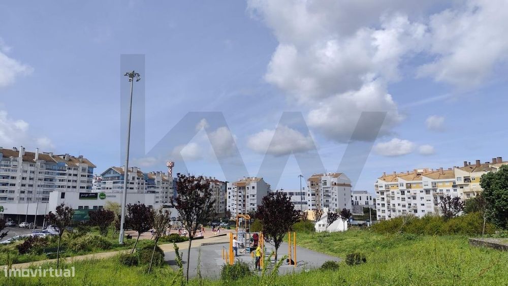 Terreno Urbano | 225 m2 de construção| Oportunidade Única em Zona de E