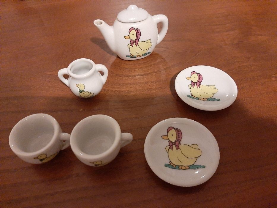 Vintage tableware for children440716112094177281
