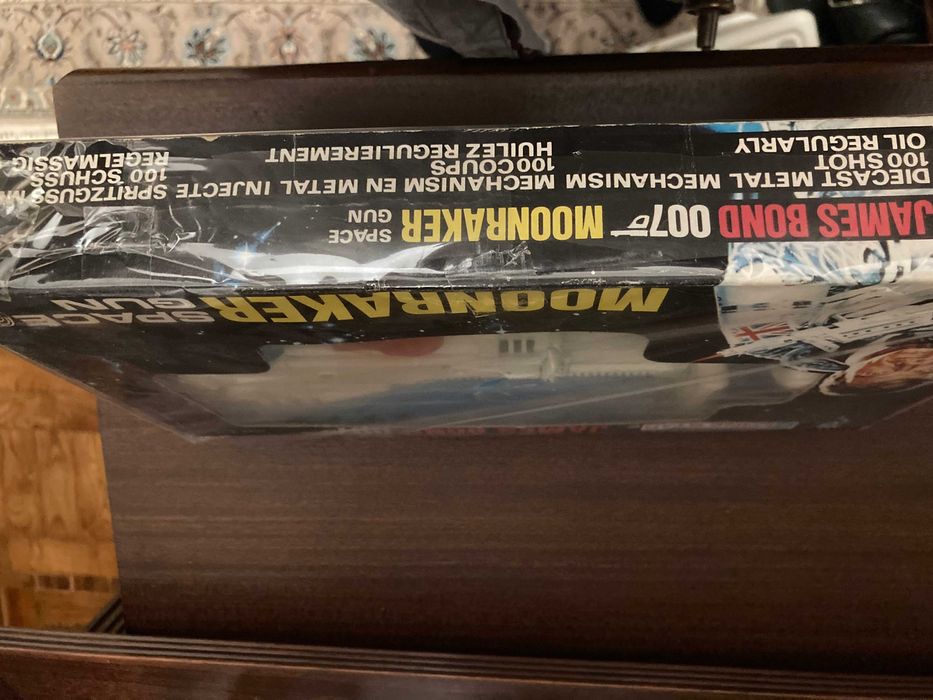 James Bond 007 - Moonraker - Space Gun - ainda na caixa