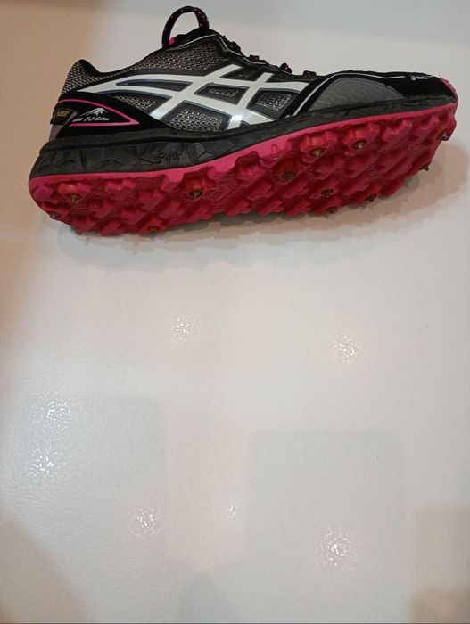 Buty z kolcami rozm 38
