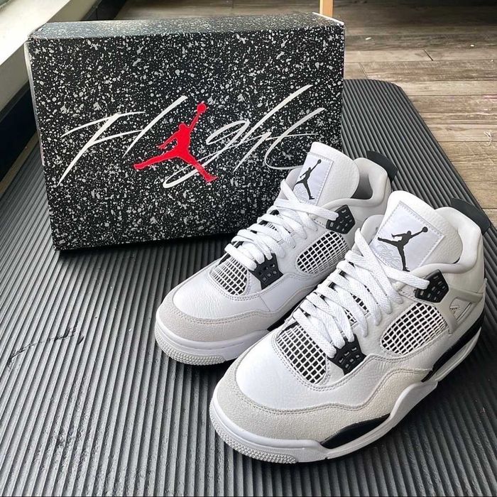 Jordan 4 Retro Military Black R.39