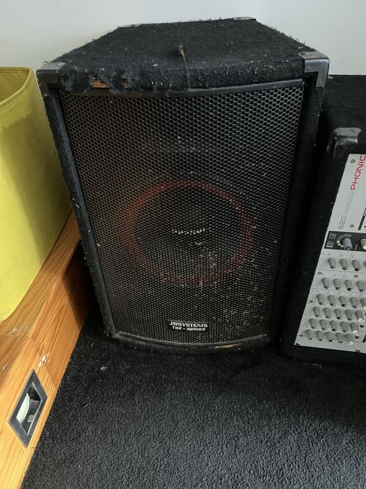 Speaker Box with Amplifier64585347258625123