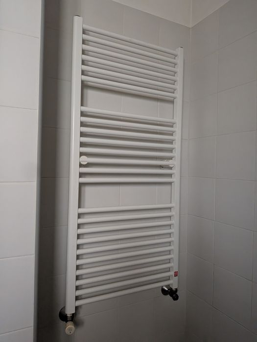 Toalheiro radiador a água quente