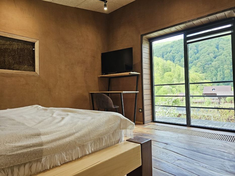 Будинок в горах подобово ”Soloma house” , чан на березі гірської річки