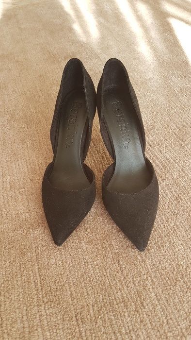 BERSHKA czarne czołenka 39