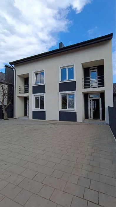 Продаж просторого дуплекса в чудовій локації міста