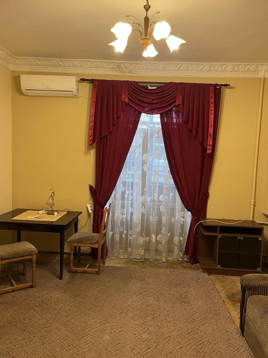 Продаж квартири вул. Басейна,17