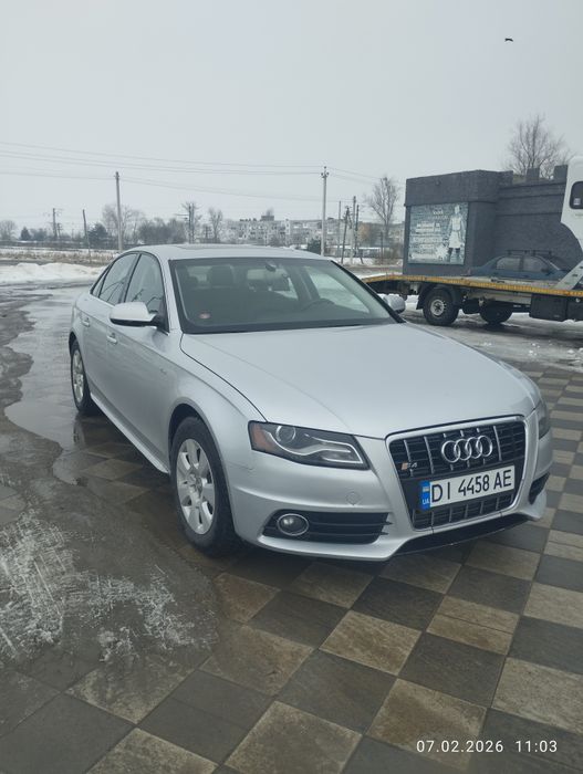 Продам ауді А4 б8 20 бензин