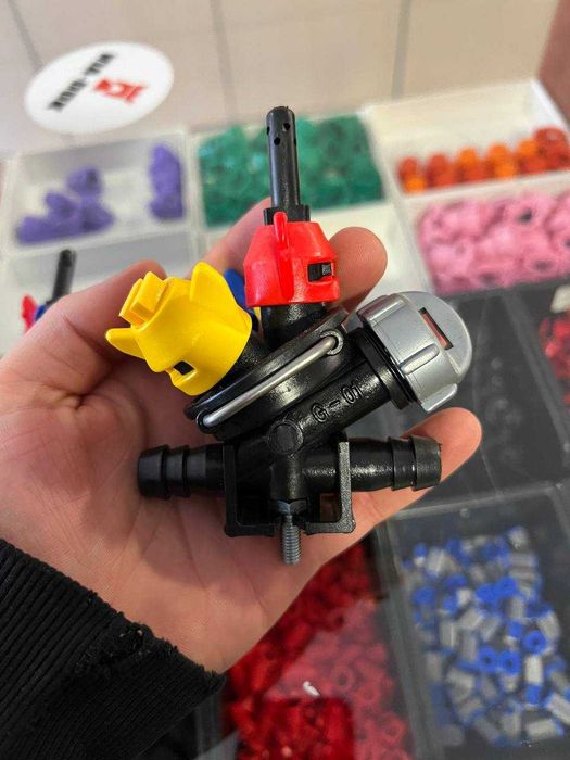 Трьох позиційна ФОРСУНКА для оприскувача Обприскувача Розпилювач