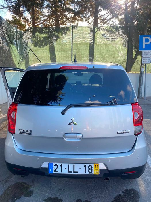 Mitsubishi colt 2011