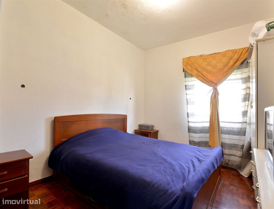 Apartamento T2 para remodelar em Porto Salvo, Oeiras