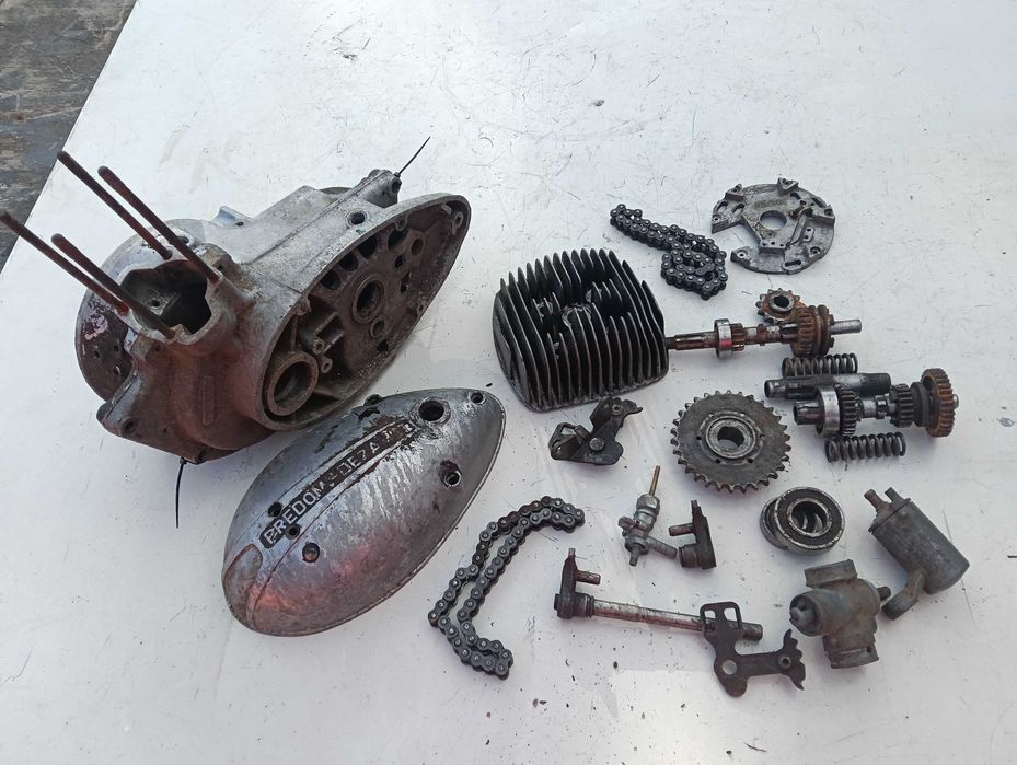 Silnik WSK 125 Niekompletny Płytki Zapłon Kartery Skrzynia Głowica