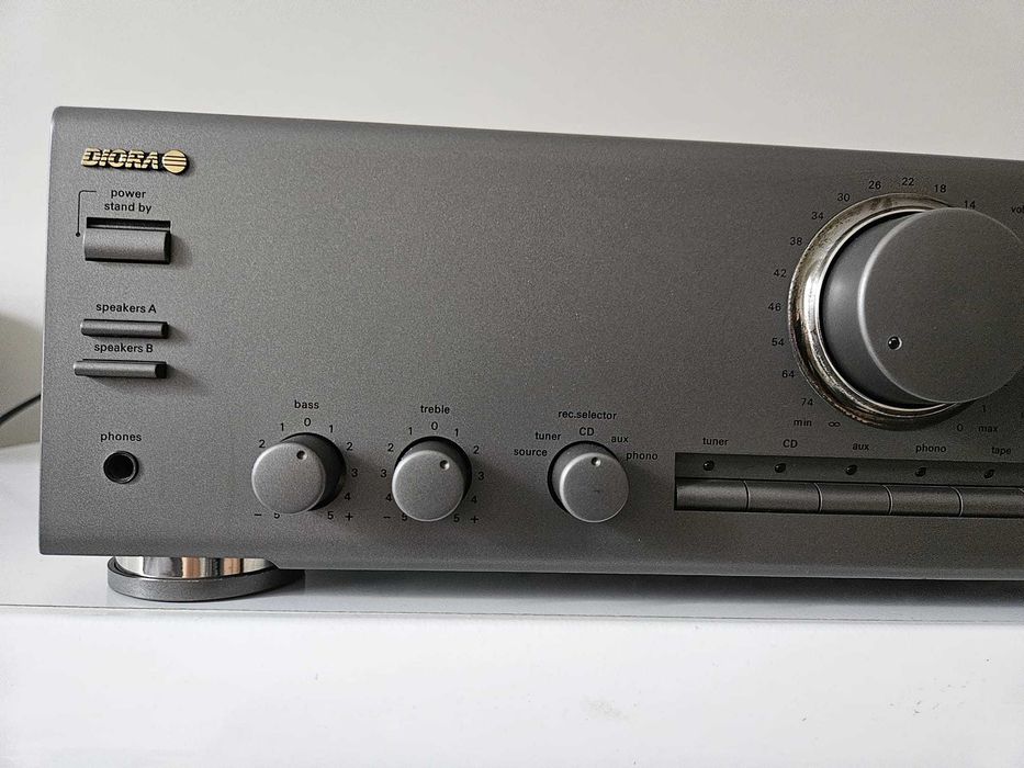 Wzmacniacz  Diora 704 audio