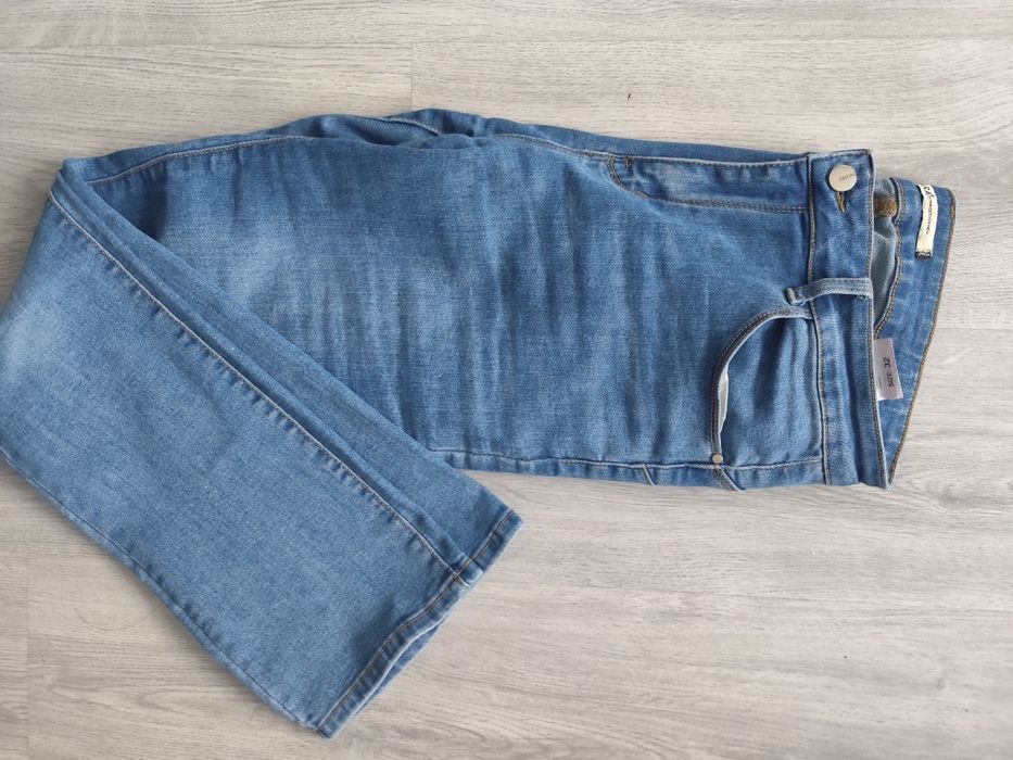 Jasnoniebieskie jeansy M.Sara 32 L/XL