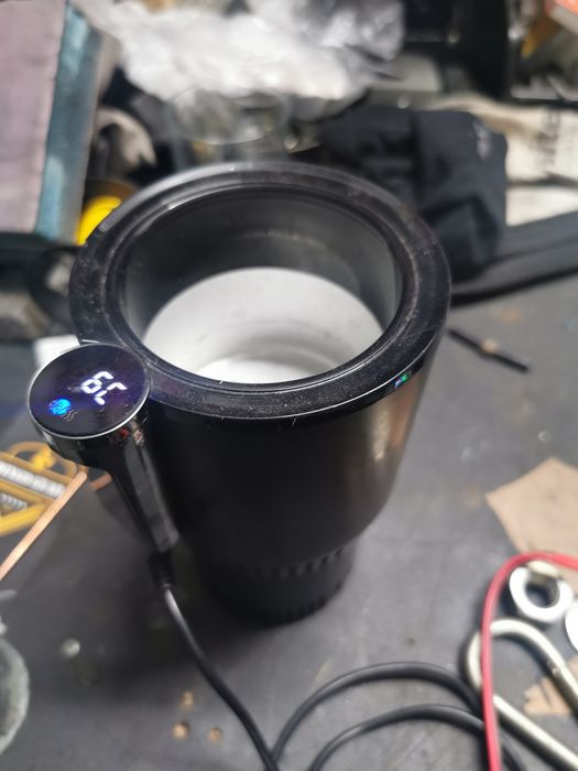 Kubek do samochodu, podgrzewacz, schładzacz.