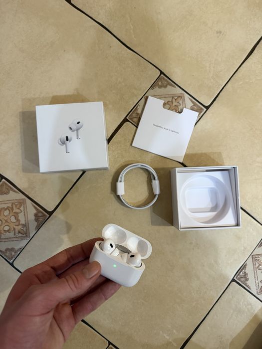 Nowy Apple AirPods Pro z ładujacym case