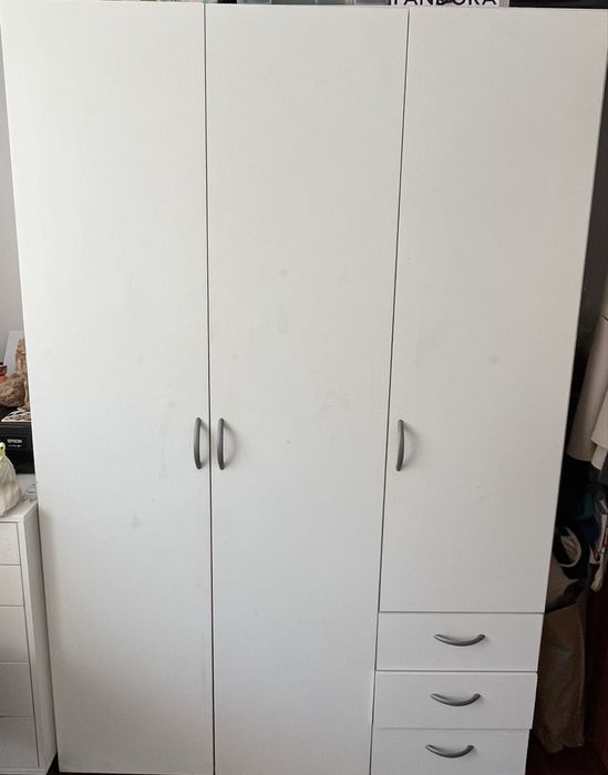 Vendo roupeiro branco