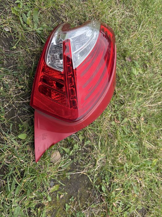 Lampa tylna lewa Peugeot 208