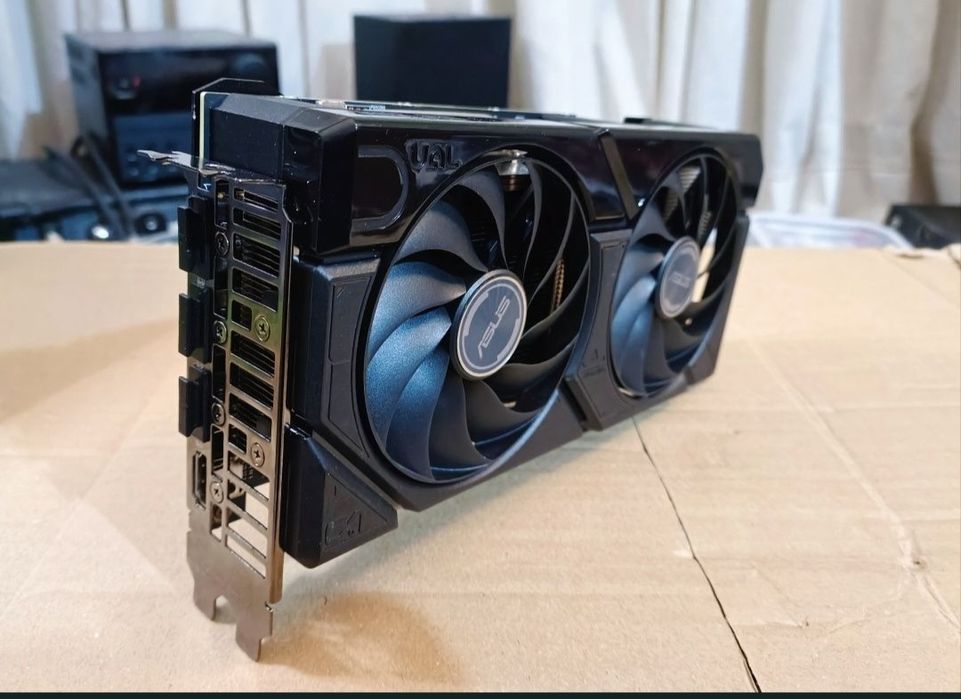 Gráfica RTX 4070 de 12 gigas