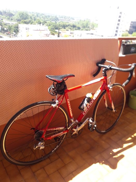 Bicicleta de estrada,sem arranhões na pintura em muito bom estado em t