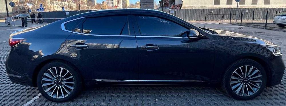 Автомобіль седан КІА  К7