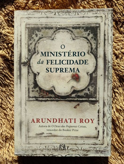Livro "O ministério da felicidade suprema"