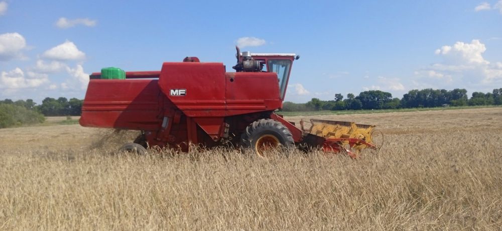 Продам комбайн MF750