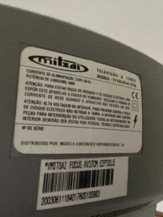 Tv - Televisao com comando + cabo de antena e suporte de parede