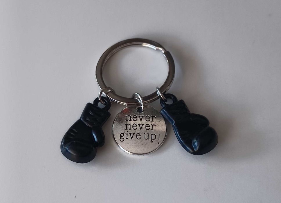 Brelok rekawice bokserskie czern never give up
