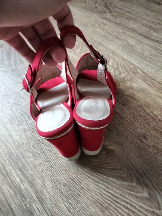 Sprzedam buty rozmiar 38 nowe bez metki