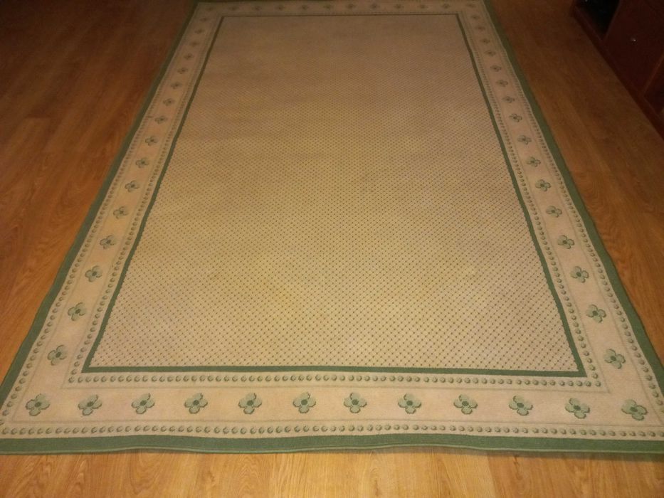 Tapete verde 200x300 pêlo curto em excelente condição